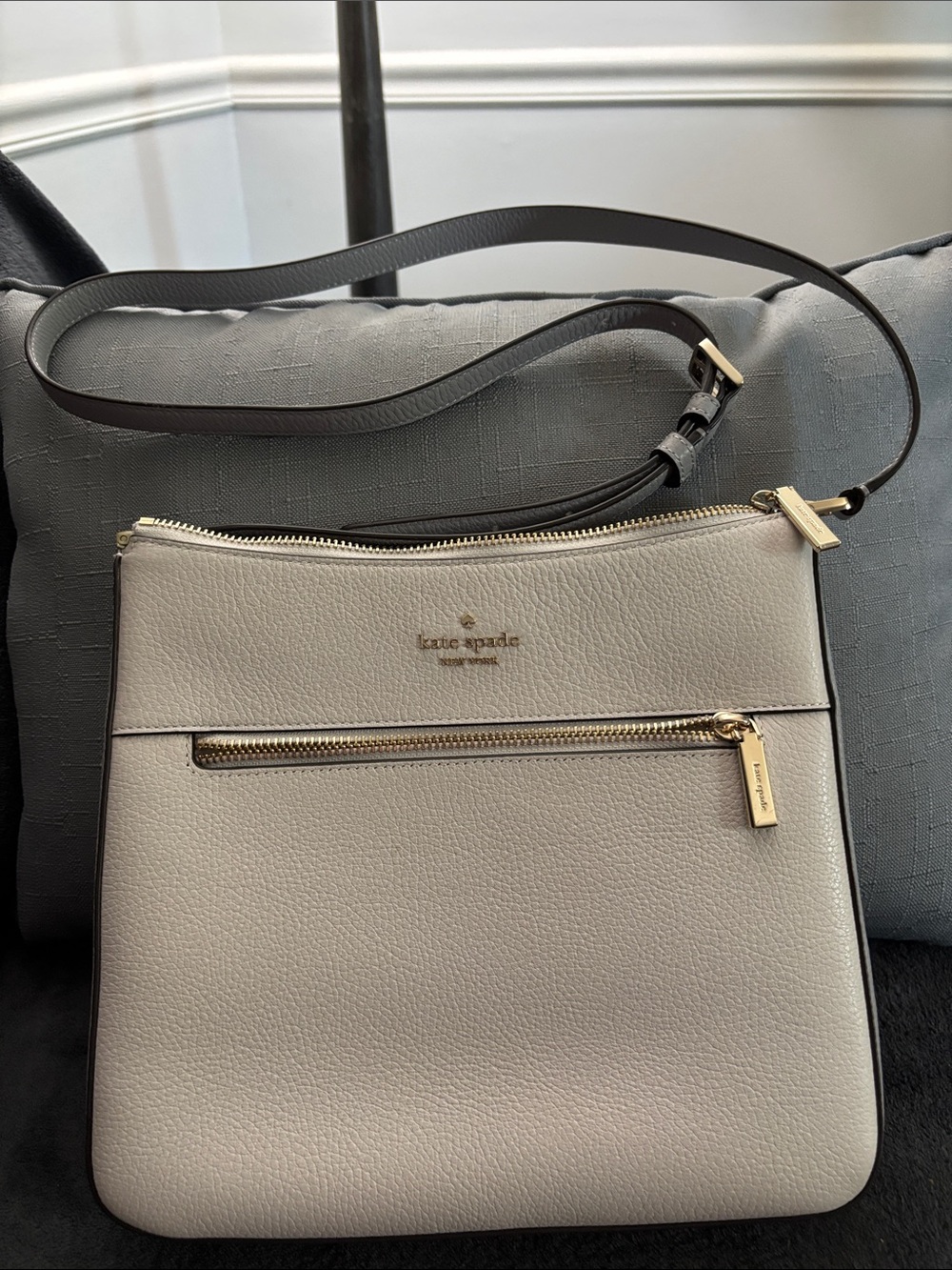kate spade Pebble Leather Crossbody Bag in Light Gray